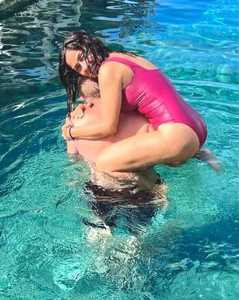 Salma hayek  page leaked private photo uncensored HD quality