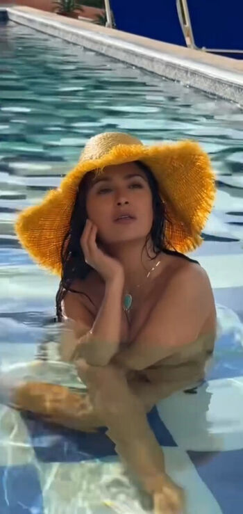 Salma hayek leaked private photo uncensored HD quality