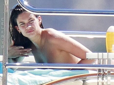 Sara sampaio page leaked private photo uncensored HD quality