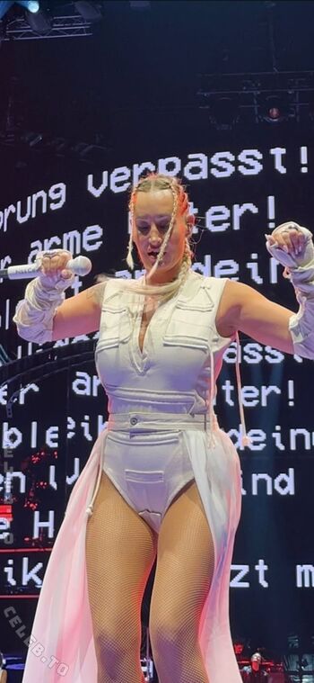 Sarah connor page leaked private photo uncensored HD quality