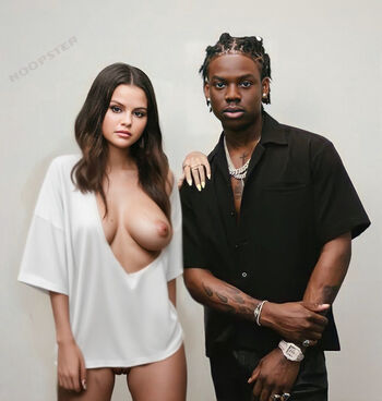 Selena gomez  page leaked private photo uncensored HD quality