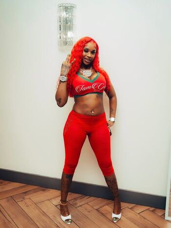 Sexxy red  page leaked private photo uncensored HD quality
