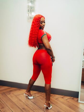 Sexxy red  page leaked private photo uncensored HD quality