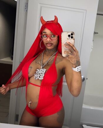 Sexxy red  page leaked private photo uncensored HD quality