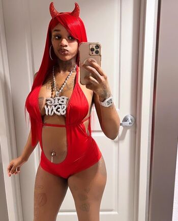 Sexxy red  page leaked private photo uncensored HD quality
