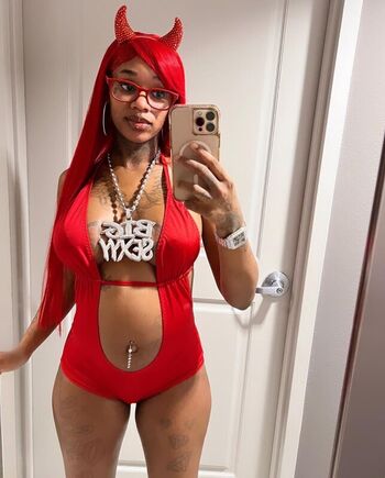 Sexxy red  page leaked private photo uncensored HD quality