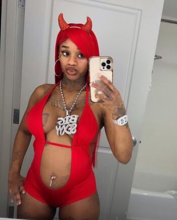 Sexxy red  page leaked private photo uncensored HD quality