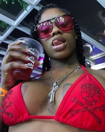 Sexxy red  page leaked private photo uncensored HD quality