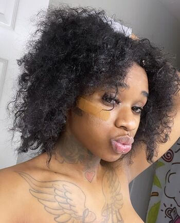 Sexxy red  page leaked private photo uncensored HD quality