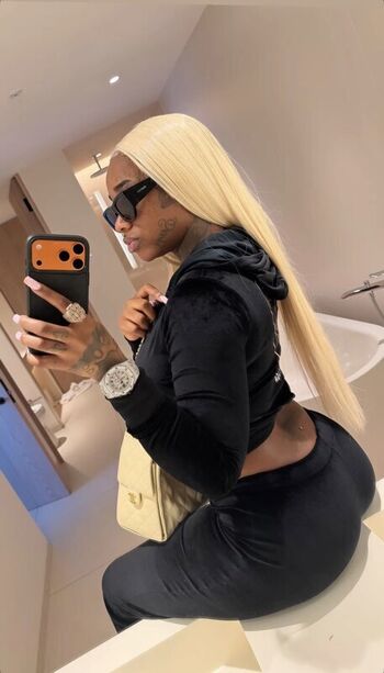 Sexxy red  page leaked private photo uncensored HD quality