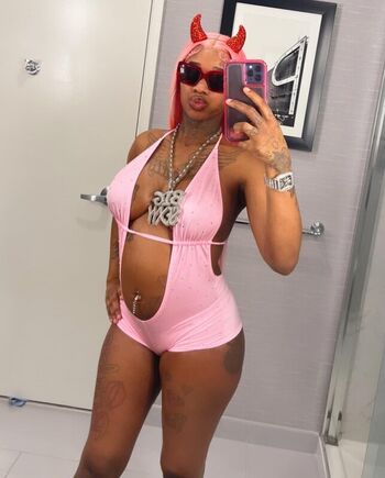 Sexxy red  page leaked private photo uncensored HD quality