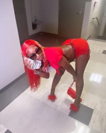 Sexxy red  page leaked private photo uncensored HD quality