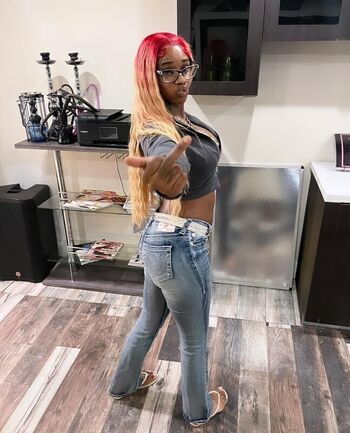 Sexxy red  page leaked private photo uncensored HD quality
