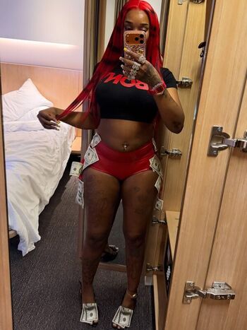 Sexxy red  page leaked private photo uncensored HD quality