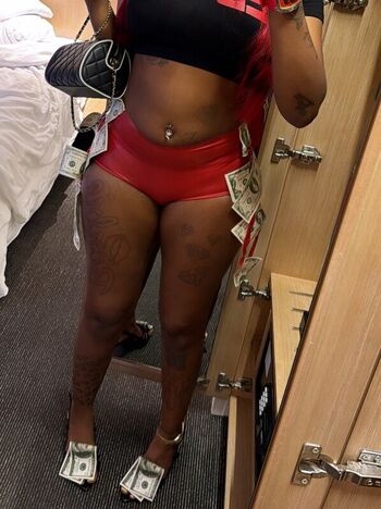 Sexxy red leaked private photo uncensored HD quality