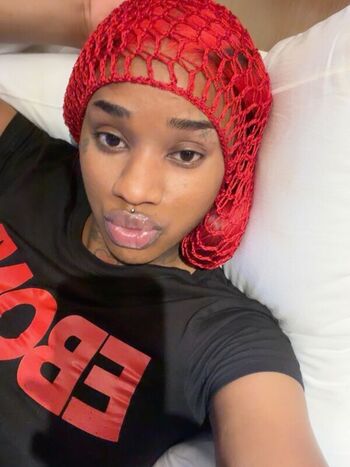 Sexxy red leaked private photo uncensored HD quality