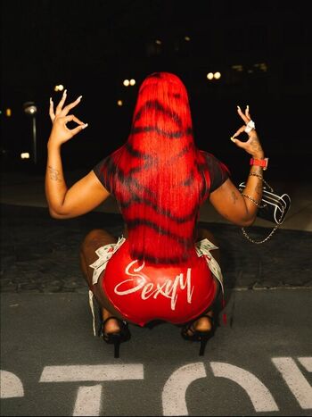 Sexxy red leaked private photo uncensored HD quality