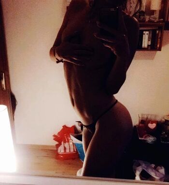 Show your girlfriend page leaked private photo uncensored HD quality