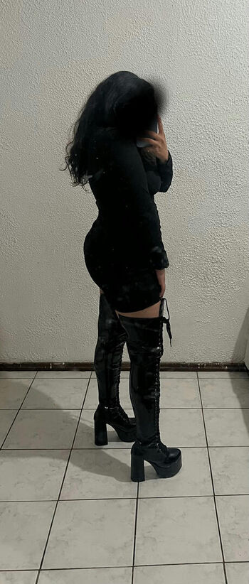 Show your girlfriend leaked private photo uncensored HD quality