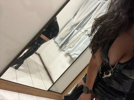 Show your girlfriend leaked private photo uncensored HD quality