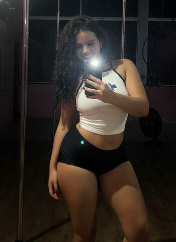 Show your girlfriend page leaked private photo uncensored HD quality