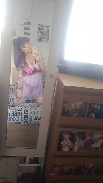 Show your girlfriend leaked private photo uncensored HD quality