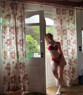 Shutupmelissa  page leaked private photo uncensored HD quality