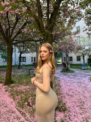 Shutupmelissa  page leaked private photo uncensored HD quality
