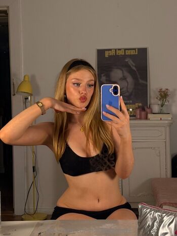 Shutupmelissa  page leaked private photo uncensored HD quality