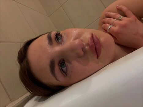 Sophie nelisse leaked private photo uncensored HD quality