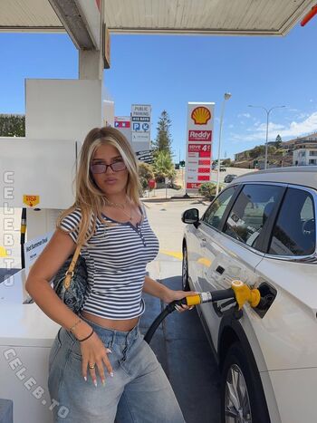 Sophie schnur page leaked private photo uncensored HD quality