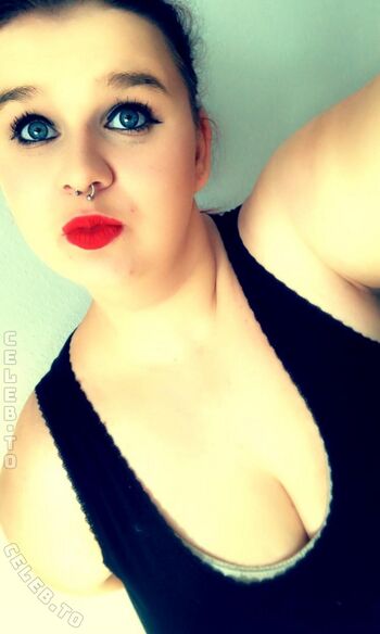 Sophieschmande page leaked private photo uncensored HD quality