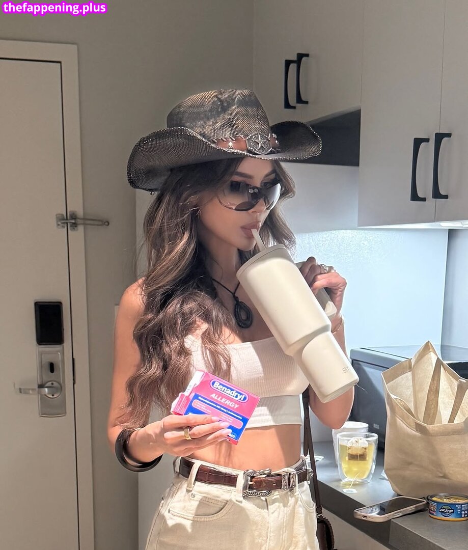 Sssniperwolf / leaked private photo uncensored HD quality
