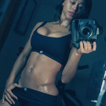 Stormi maya  page leaked private photo uncensored HD quality