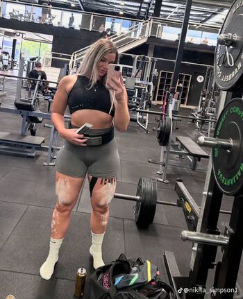 Strong and curvy women leaked private photo uncensored HD quality