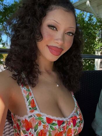 Tarahmisu leaked private photo uncensored HD quality