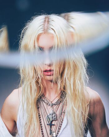 Taylor momsen  page leaked private photo uncensored HD quality