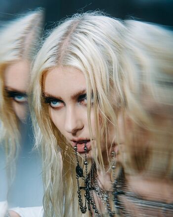 Taylor momsen  page leaked private photo uncensored HD quality