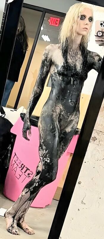 Taylor momsen  page leaked private photo uncensored HD quality