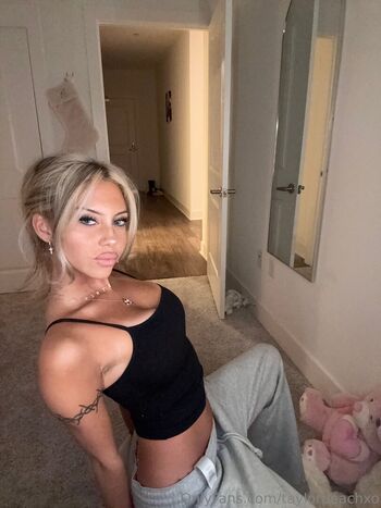 Taylor peach xo leaked private photo uncensored HD quality