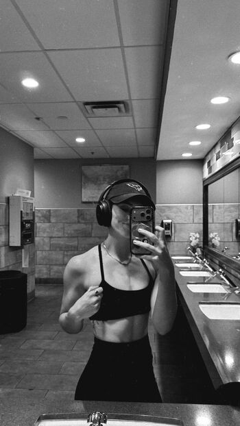 Willow shields  page leaked private photo uncensored HD quality