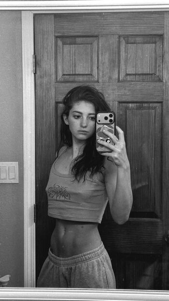 Willow shields  page leaked private photo uncensored HD quality