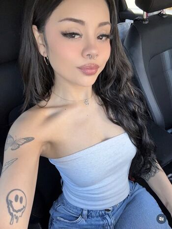 Xclusivemelll leaked private photo uncensored HD quality