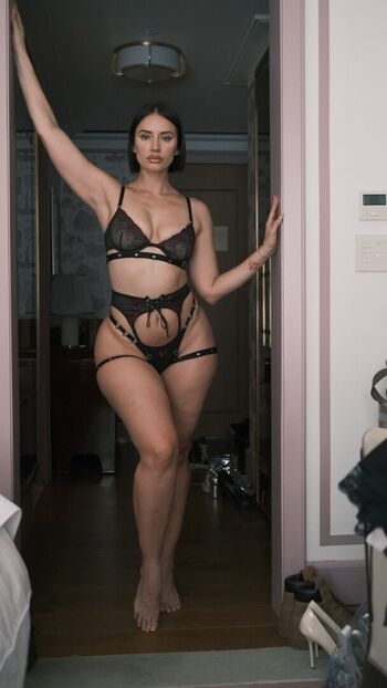 Yesjulz  page leaked private photo uncensored HD quality