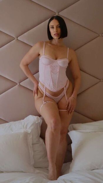 Yesjulz  page leaked private photo uncensored HD quality