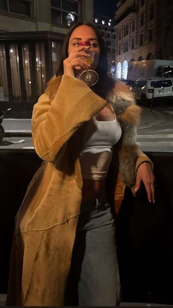 Yesjulz  page leaked private photo uncensored HD quality