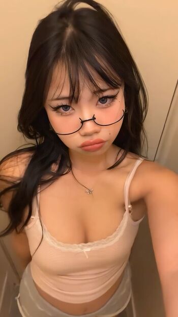 Yinahomefi leaked private photo uncensored HD quality