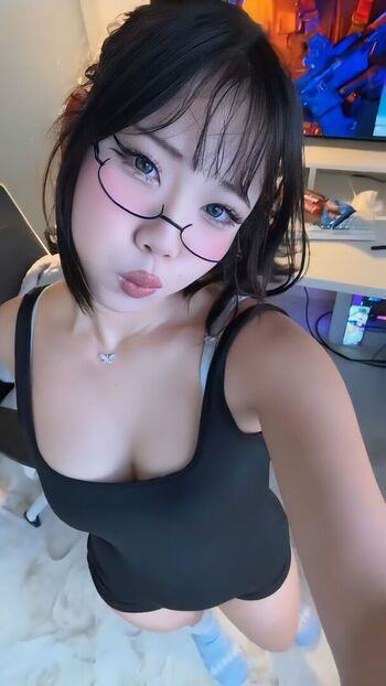 Yinahomefi leaked private photo uncensored HD quality