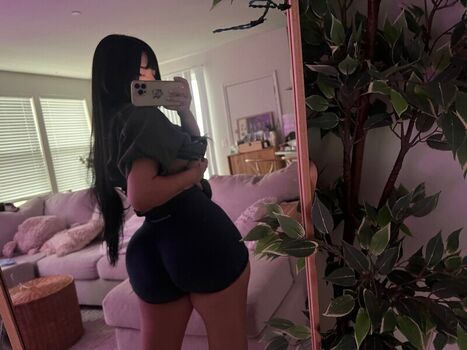 Yummibabii leaked private photo uncensored HD quality