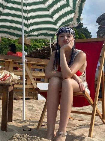 Zeynep sude leaked private photo uncensored HD quality